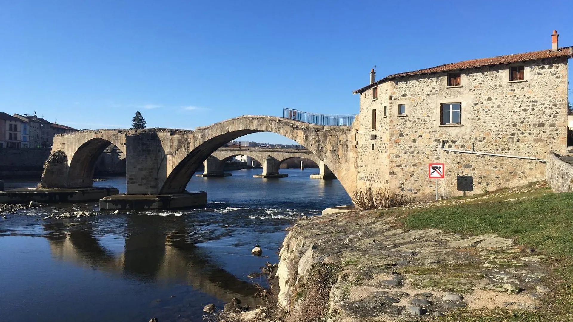 Appartement Spacieux Avec Jardin Privatif, Proche Du Puy-En-Velay Et D'Un Golf, Wifi Inclus - Fr-1-582-286 Saint-Pierre-Eynac Apartment