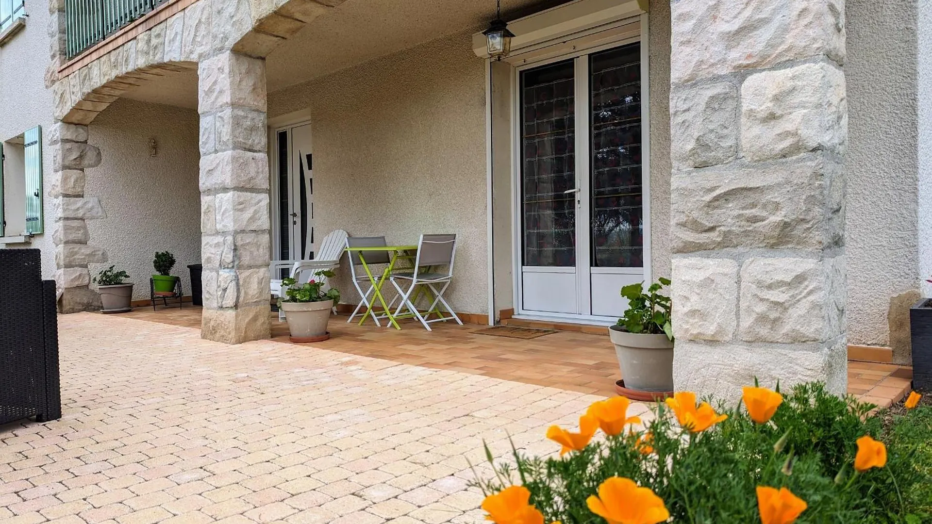 Appartement Spacieux Avec Jardin Privatif, Proche Du Puy-En-Velay Et D'Un Golf, Wifi Inclus - Fr-1-582-286 Saint-Pierre-Eynac 0*,