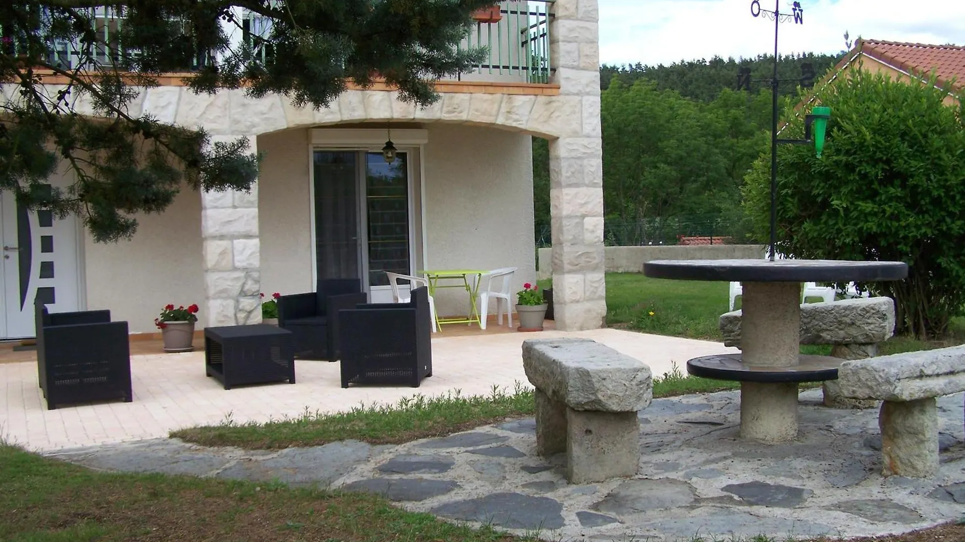 Apartment Appartement Spacieux Avec Jardin Privatif, Proche Du Puy-En-Velay Et D'Un Golf, Wifi Inclus - Fr-1-582-286 Saint-Pierre-Eynac